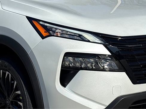 New 2026 Nissan Rogue SV image 30