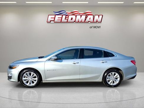 Used 2022 Chevrolet Malibu LT FWD image 2