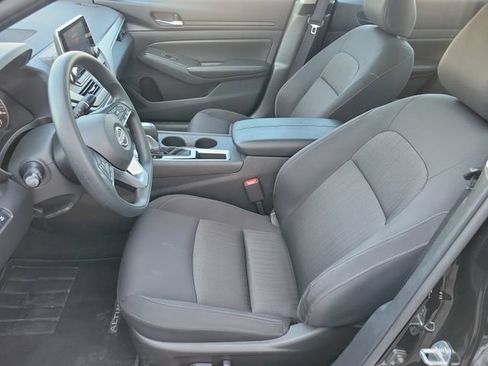 Used 2025 Nissan Altima 2.5 SV FWD image 9