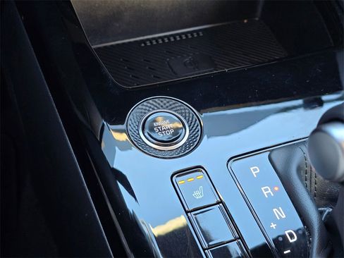 Used 2023 Kia Niro EX image 21