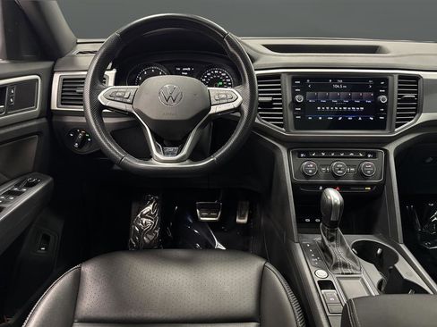 Used 2021 Volkswagen Atlas Cross Sport SE w/ Panoramic Sunroof Package image 5