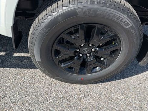 New 2026 Nissan Frontier SV AWD/4WD image 9