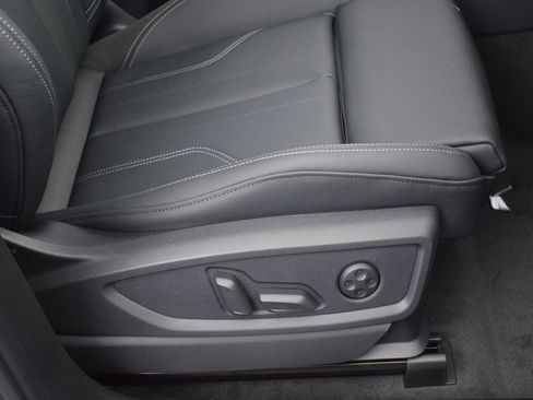 Certified 2025 Audi Q5 2.0T Premium Plus w/ Premium Plus Package image 15