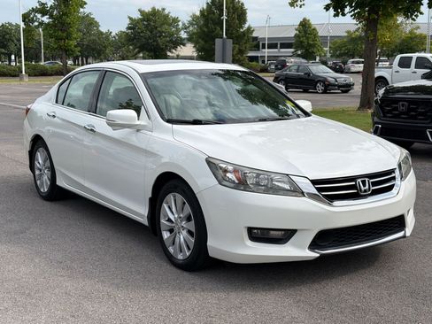 Used 2015 Honda Accord Touring image 5