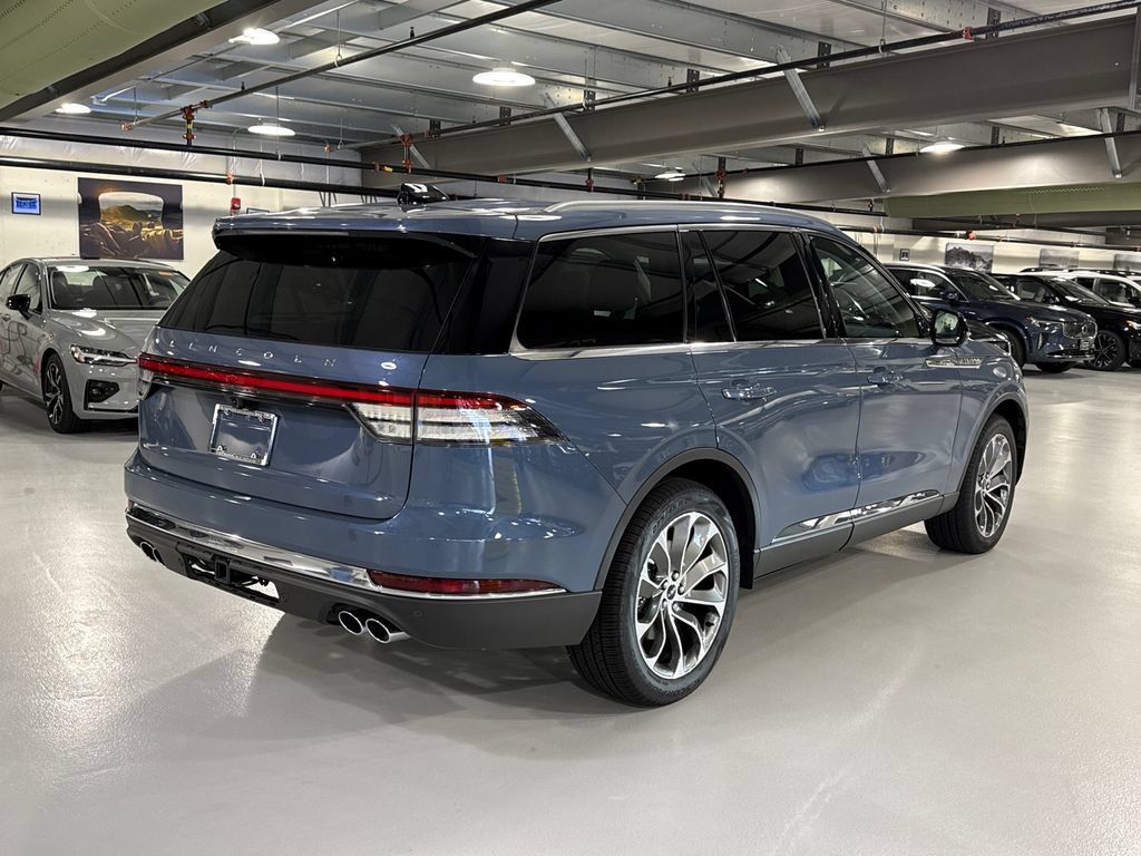 Used 2026 Lincoln Aviator Reserve w/ Illumination Package AWD/4WD image 2