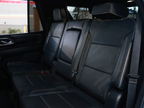 Used 2024 GMC Yukon SLT image 13