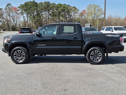 Used 2021 Toyota Tacoma TRD Sport w/ Technology Package image 7