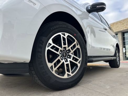 New 2025 Ford Expedition Active RWD image 74