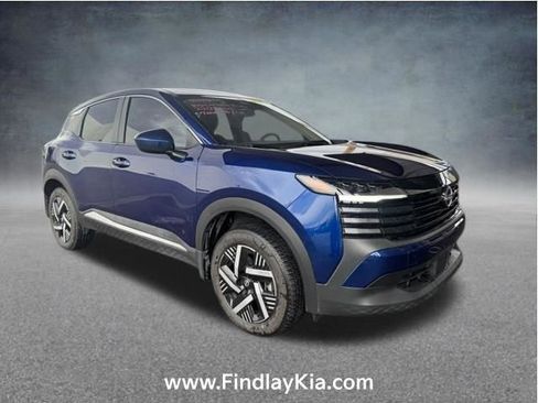 Used 2025 Nissan Kicks SV image 2