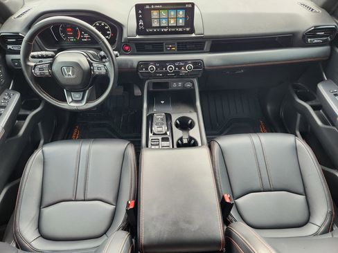 Used 2025 Honda Pilot TrailSport image 25