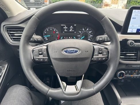 Certified 2022 Ford Escape SEL image 16