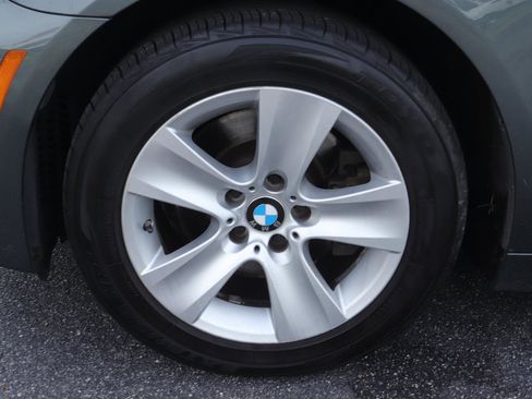 Used 2013 BMW 528i Sedan RWD image 32