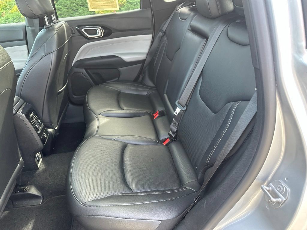 Used 2025 Jeep Compass Limited w/ Elite Group AWD/4WD image 32
