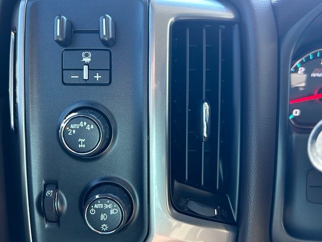 Used 2018 Chevrolet Silverado 1500 LT w/ All Star Edition AWD/4WD image 15