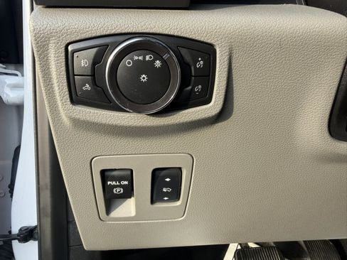 Used 2018 Ford F150 XLT w/ Equipment Group 302A Luxury AWD/4WD image 30