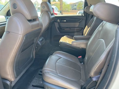 Used 2013 GMC Acadia SLT FWD image 11
