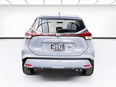 Used 2021 Nissan Kicks SV FWD image 5