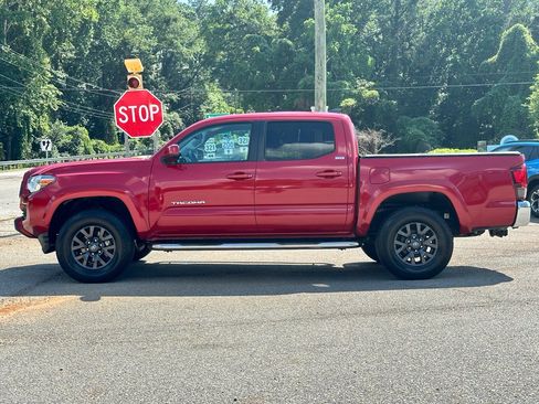 Used 2022 Toyota Tacoma SR5 RWD image 4