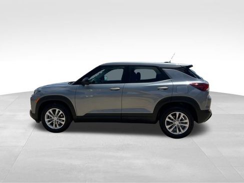 Certified 2023 Chevrolet TrailBlazer LS FWD image 3