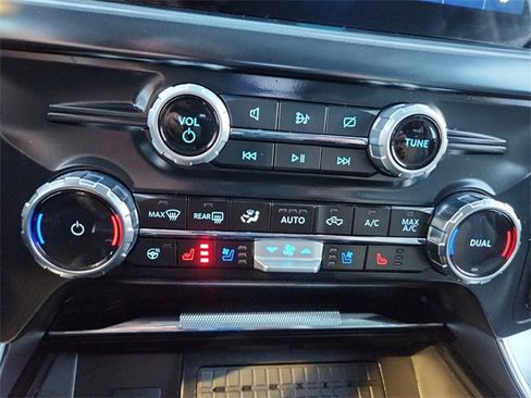 Used 2023 Ford F150 Limited image 24