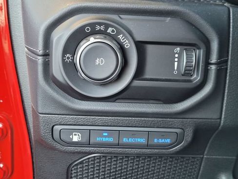 Certified 2025 Jeep Wrangler Unlimited Rubicon 4xe w/ Convenience Group AWD/4WD image 14