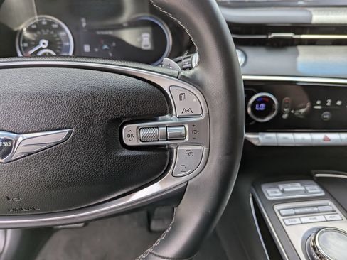 Used 2023 Genesis GV70 2.5T AWD/4WD image 17