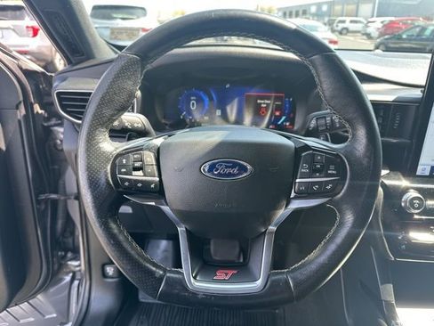 Used 2022 Ford Explorer ST w/ Equipment Group 401A AWD/4WD image 14