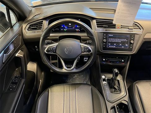 Certified 2023 Volkswagen Tiguan SE R-Line image 18