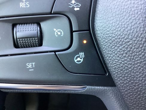 Used 2025 Chevrolet Trax LT w/ Driver Confidence Package image 29