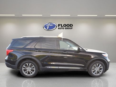 Certified 2022 Ford Explorer Limited AWD/4WD image 3