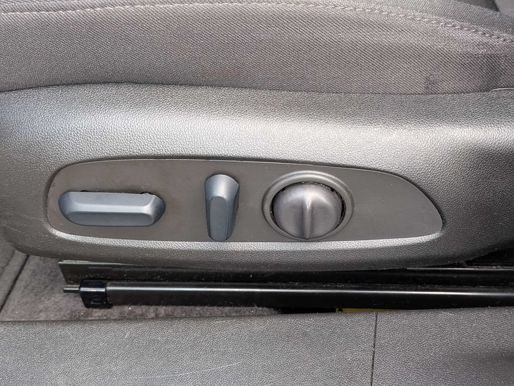Used 2025 Chevrolet Malibu LT FWD image 19