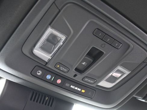 Used 2022 Chevrolet Silverado 1500 High Country image 23