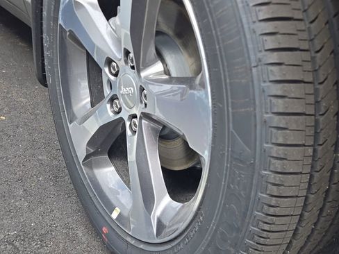 New 2026 Jeep Grand Cherokee Limited image 3