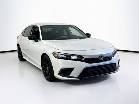 Used 2023 Honda Civic Sport image 3