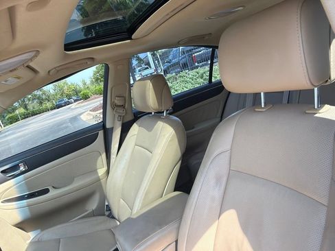 Used 2011 Hyundai Genesis 4.6 RWD image 9