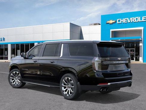 New 2025 Chevrolet Suburban Premier image 3
