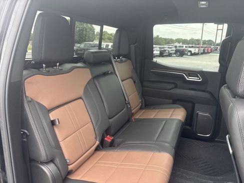 Certified 2024 Chevrolet Silverado 1500 High Country w/ Technology Package AWD/4WD image 27