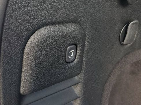 Used 2018 Jeep Grand Cherokee Altitude RWD image 10