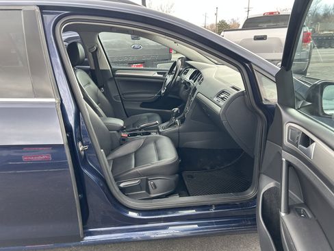 Used 2015 Volkswagen Golf TDI S image 10