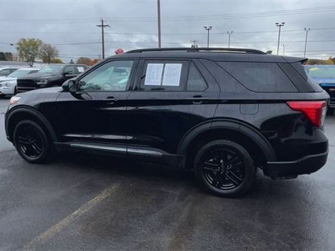 Used 2020 Ford Explorer XLT w/ Comfort Package image 6