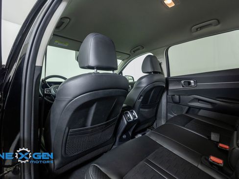Used 2024 Kia Sorento S image 26