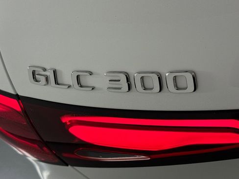 New 2026 Mercedes-Benz GLC 300 image 8