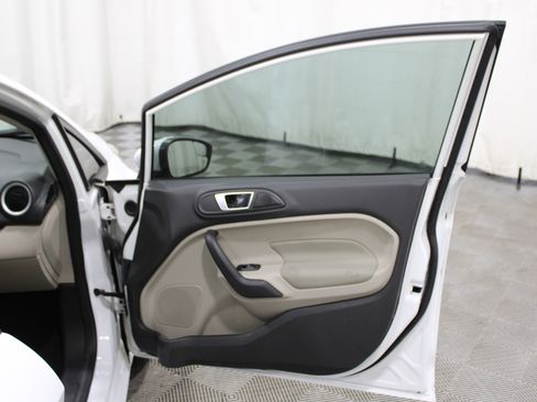 Used 2014 Ford Fiesta SE w/ Comfort Package image 27