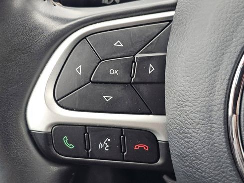 Used 2018 Jeep Compass Latitude image 13