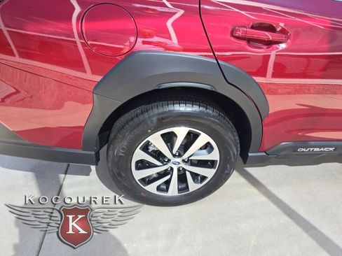 Used 2025 Subaru Outback Premium image 2