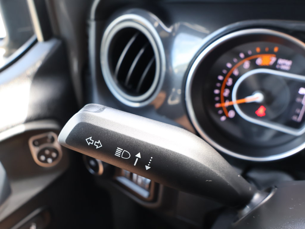 Used 2021 Jeep Wrangler Unlimited Sport AWD/4WD image 15