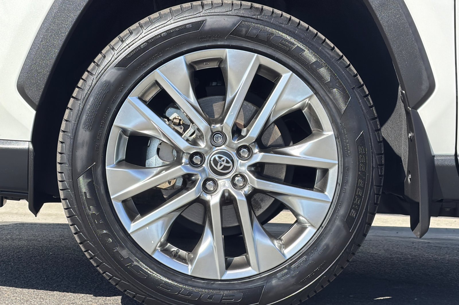 Used 2021 Toyota RAV4 XLE Premium FWD image 25