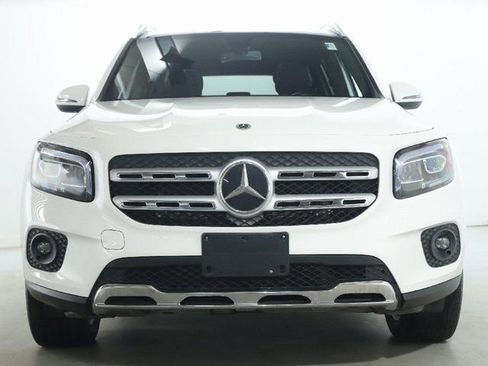 Used 2022 Mercedes-Benz GLB 250 4MATIC image 5