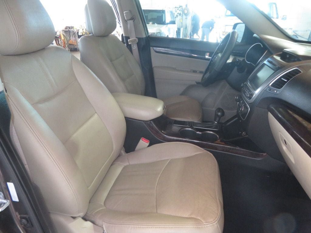 Used 2014 Kia Sorento EX w/ EX V6 Touring Package FWD image 36