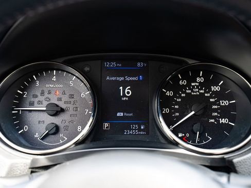 Used 2020 Nissan Rogue Sport SV image 15